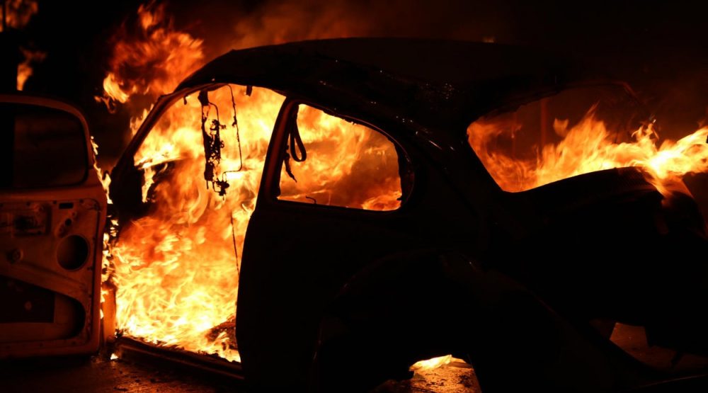 Reževići: U požaru izgorio automobil, vozač bez povreda - Borba