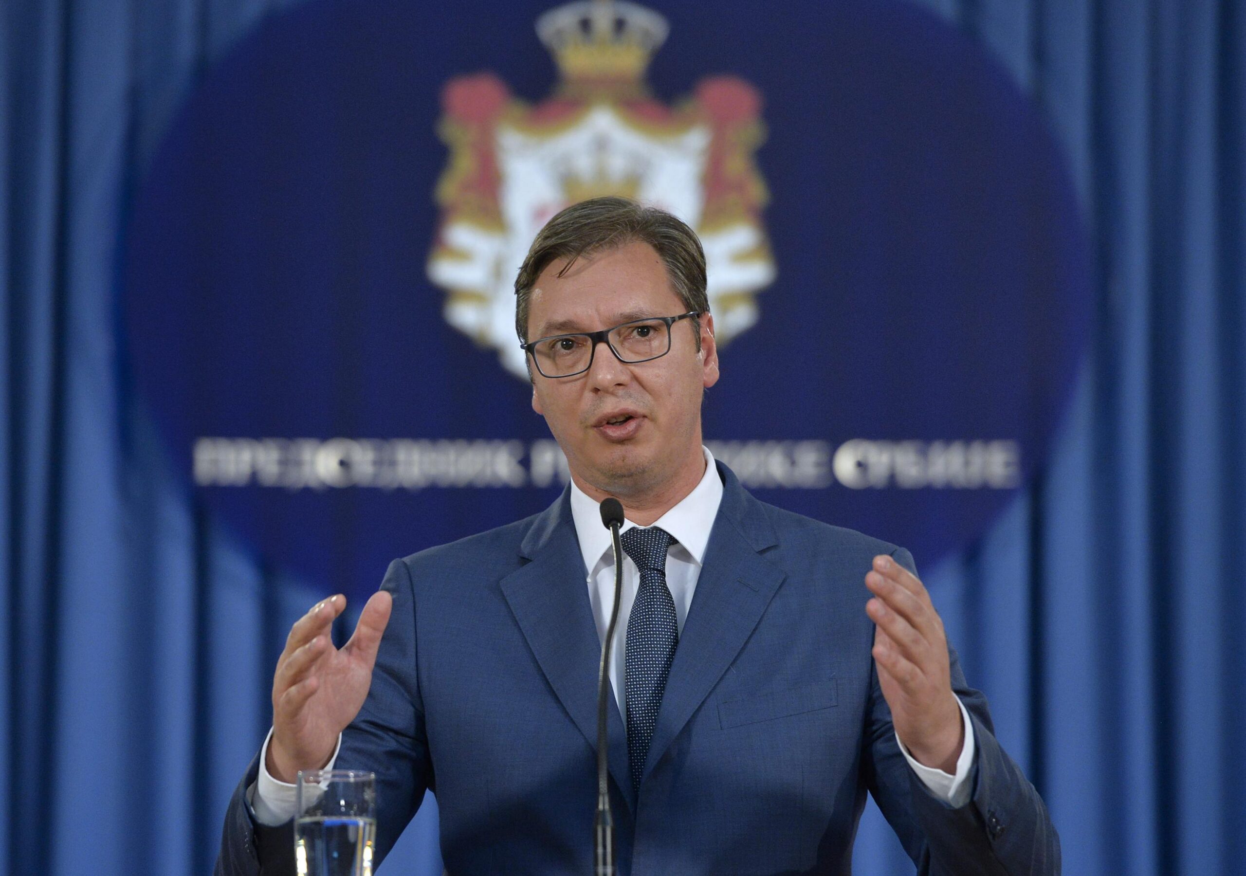 Vučić o neredima na derbiju: Mora se pratiti kretanje mafijaških bosova