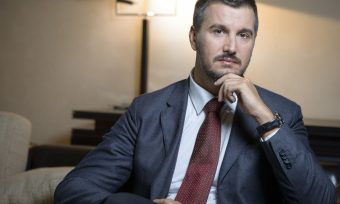Pejović prekršio zakon: Neustavni ambasador prima 3.000 evra mjesečno