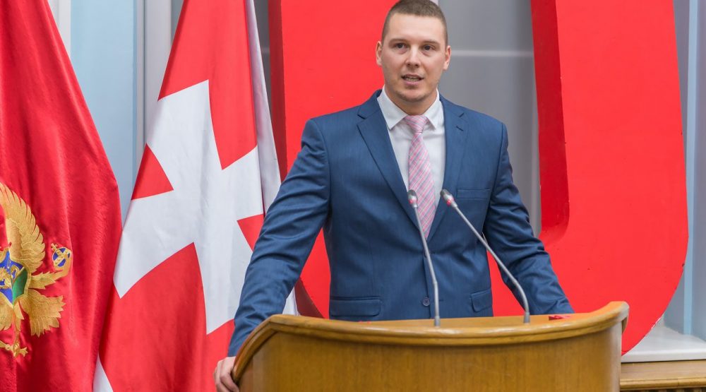 Filip Adžić (URA): SDP da povuče kandidaturu Draginje Vuksanović