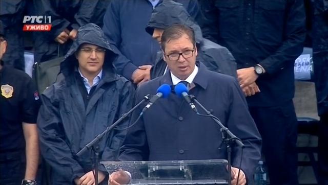 Vučić na smotri garde: Nikoga ne ugrožavamo, nikome ne dozvoljavamo da nas ugrozi