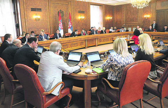 Rekonstrukcija u Nemanjinoj 11: Tri ministra ostaju bez funkcija