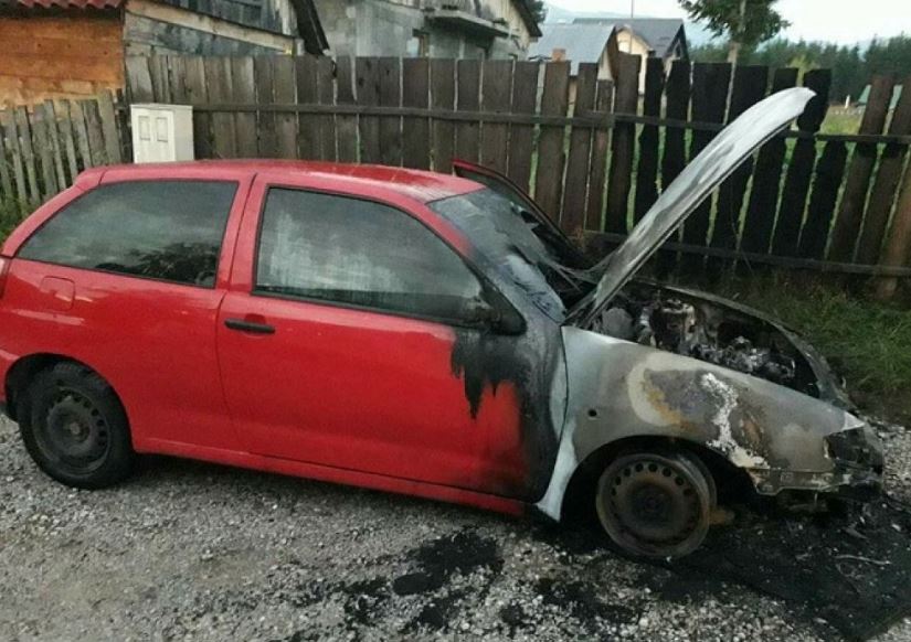 U Rožajama: Profesorici fizike zapaljen auto!
