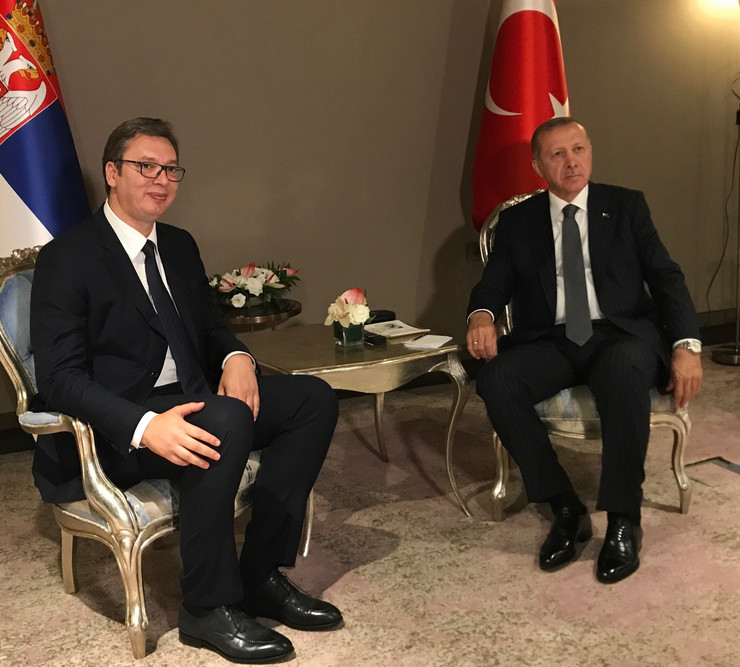 Vučić: Gdje se slonovi tuku, mali moraju da sarađuju