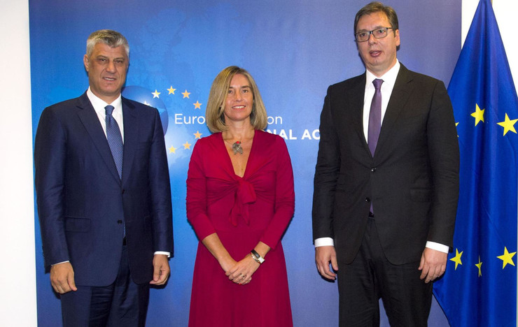 Sastanak u Briselu: Vučić najavljuje borbu za svoj narod, Tači crta granice Kosova
