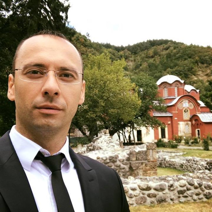 Simić: Međunarodna zajednica da spreči napade na Srbe