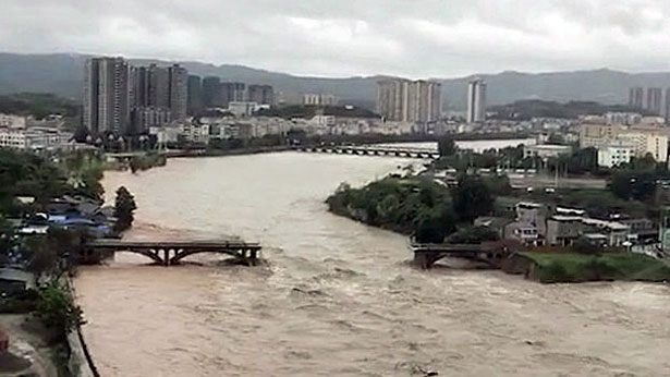 Poplave širom Kine, na hiljade ljudi evakuisano