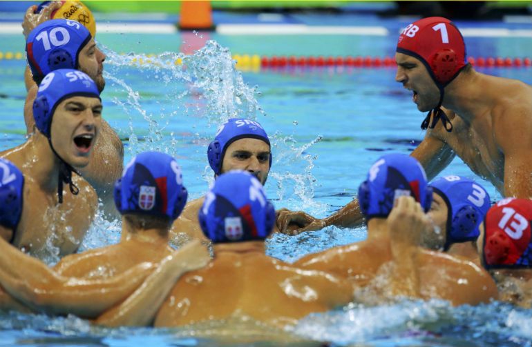 Hrvatska potopljena: Srbija igra svemirski vaterpolo