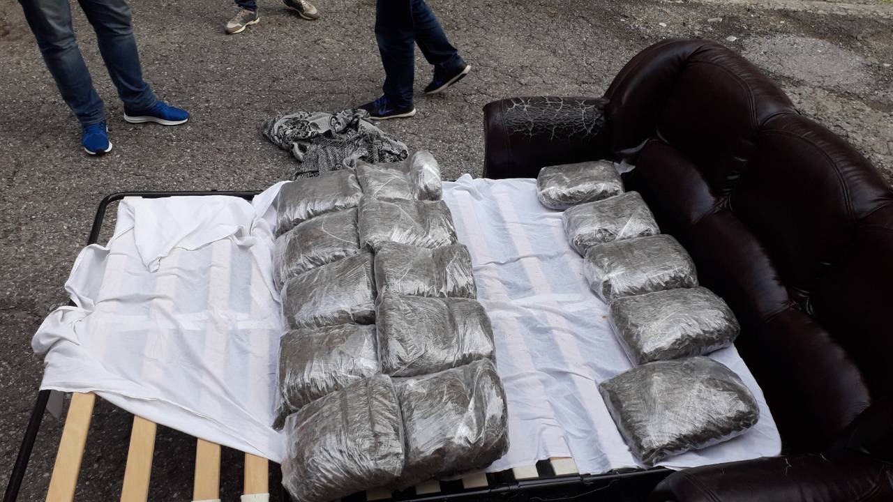 U namještaju prevozio 47 kilograma marihuane