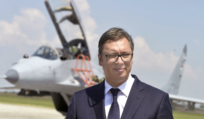 Srbija razmatra mogućnost vraćanja vojnog roka