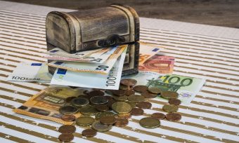 Monstat: Padaju plate u svim sektorima