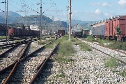 Učestale krađe tegova na pruzi, za noć odnešeno 35 komada