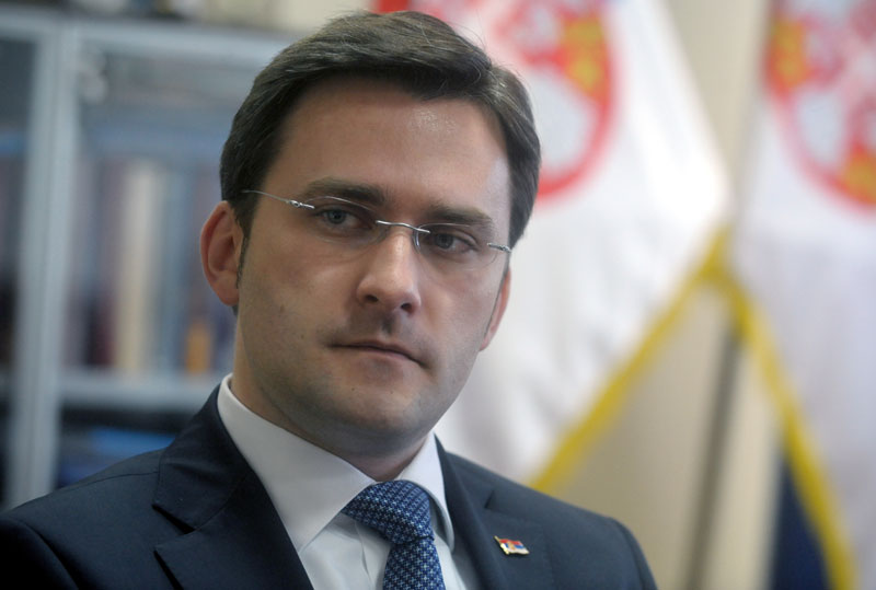 Selaković: Nije prvi put da ministri i funkcioneri SNS-a ćutke gledaju napade na Vučića