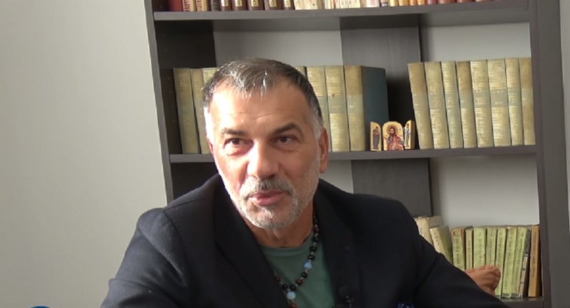 Božidar Filipović prijetio Vučiću i Stefanoviću: Prekinuo nanogicu, pobjegao iz kućnog pritvora i krio se u Budvi!
