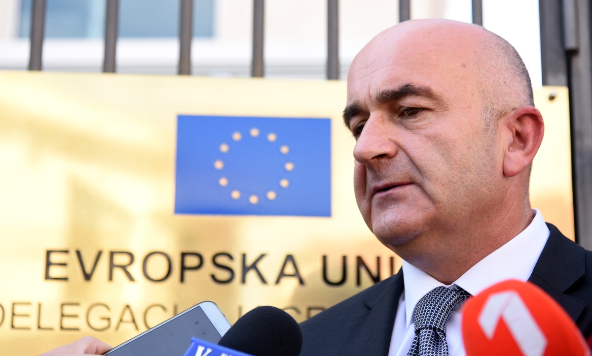 Ništa od pozajmljivanja poslanika: SNP ostao bez poslaničkog kluba