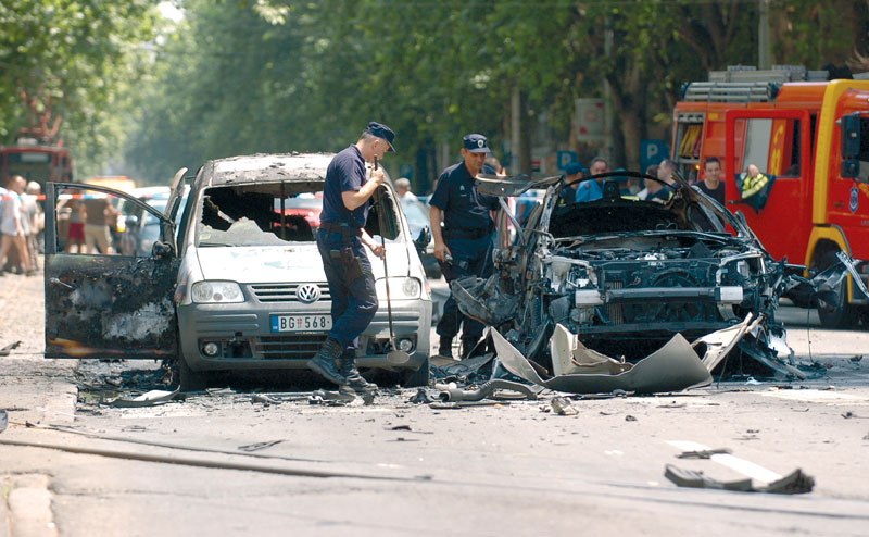 U Beogradu napadnut Strahinja Stojanović: Članu grupe braće Šaranović “audi” digli u vazduh