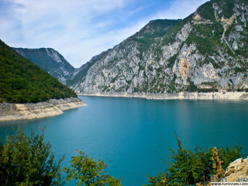 Dvije tragedije u Crnoj Gori: Udavile se dvije osobe, za trećom se traga!