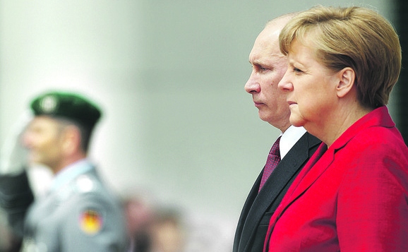 Iznenadna posjeta: Putin kod Merkel za vikend