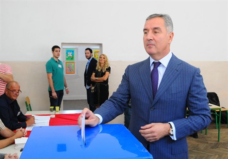 Đukanović kreće u medijski rat: Napada SPC i srpsku opoziciju da izazove vanredne izbore na proljeće!