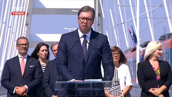 Vučić: Uskoro povećanje plata i penzija