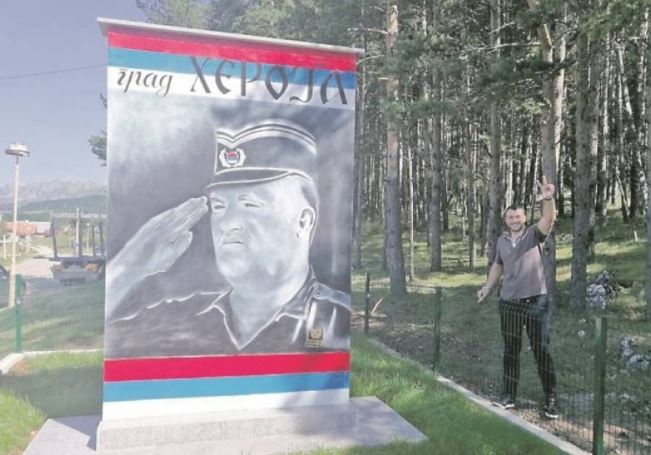 Bivši srpski rukometaš podigao spomenik Ratku Mladiću