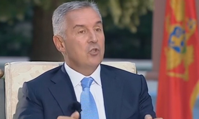 Poslao oficira da slavi Oluju, priznao Kosovo, pa mu smeta što ga Srbija kritikuje
