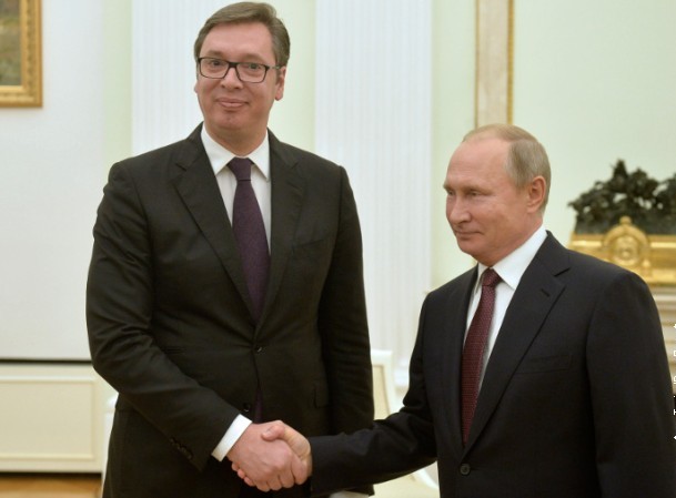 Putin odlikovao Vučića