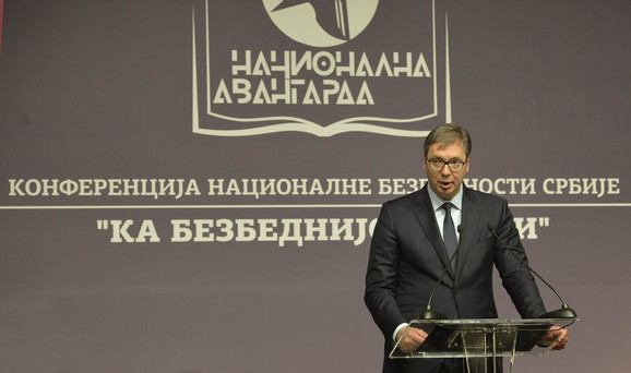 Vučić o 5. oktobru i DOS-u: Krali su i otimali od naroda