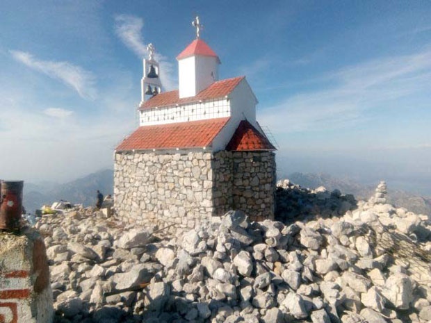 Prevara režima u Podgorici: Vlast dozvolila postavljanje crkve na Rumiji, da bi napadima na SPC uzela glasove manjina!