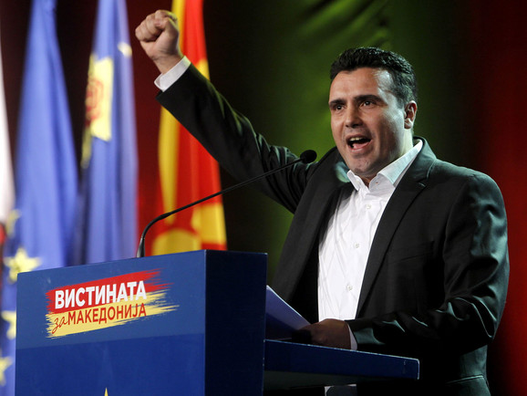Zaev gura Makedoniju u NATO protiv volje naroda