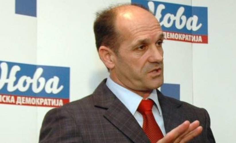 Zečević (DF) o Demokratama: Poprave učionicu pa onda duplo više plate da to reklamiraju