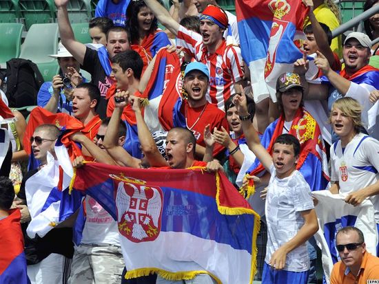 Policija u Baru i Podgorici: Danima privodili navijače Srbije da potpišu izjavu da neće ići na utakmicu!