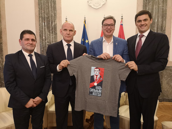 Vučić poručuje mladima u Srbiji: Ugledajte se na Kareljina i Popova