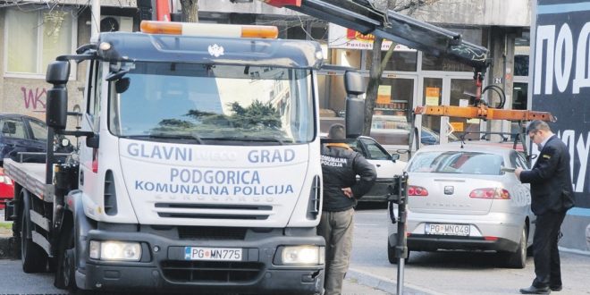 Tuča na Zlatici: Divlji taksista napao dvojicu komunalnih policajaca!