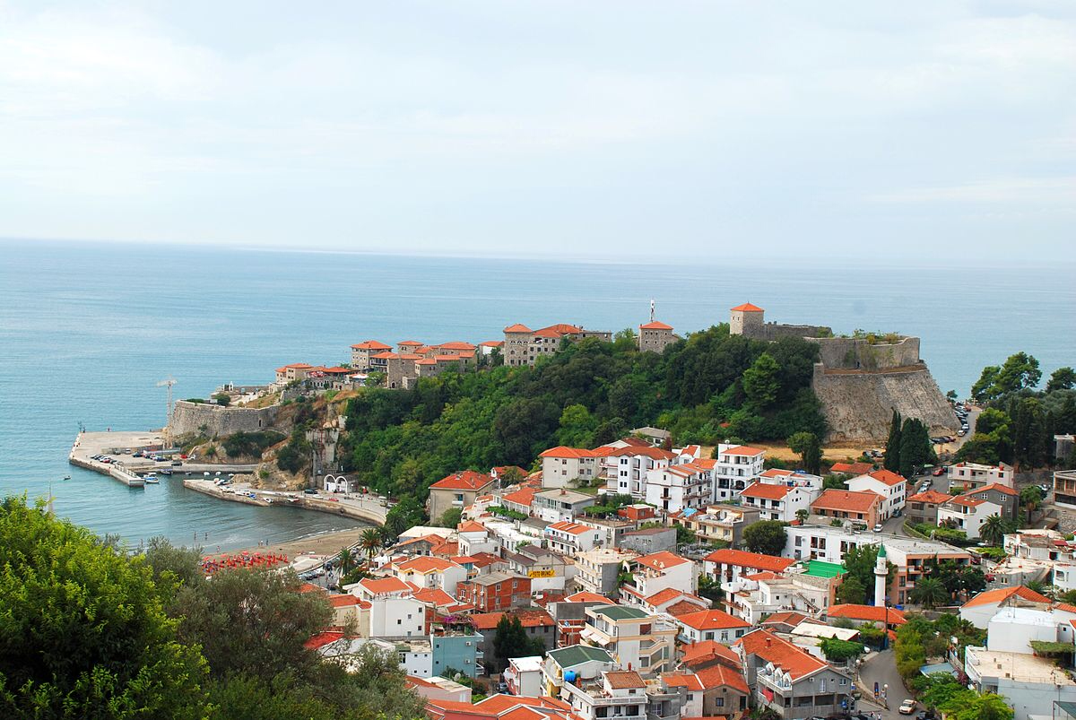 Ulcinj: Dvije osobe napale i vrijeđale policajce
