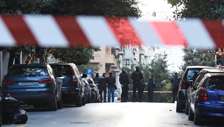Eksplozija u centru Atine, ranjen policajac