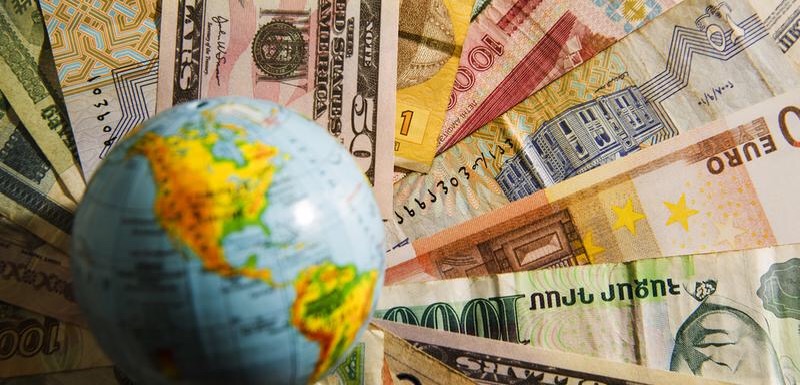 Oboren rekord: Svaki stanovnik planete dužan po 86.000 dolara