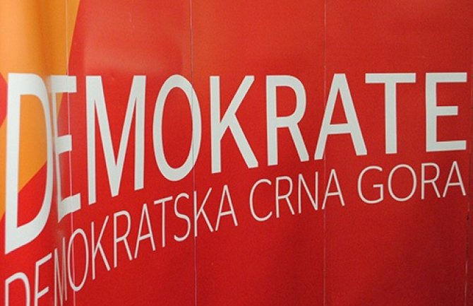 Ne nude akcije: Demokrate i dalje o bojkotu, a DPS nikad jači