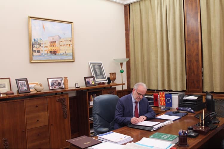 Albanski jezik postaje drugi službeni jezik u Makedoniji