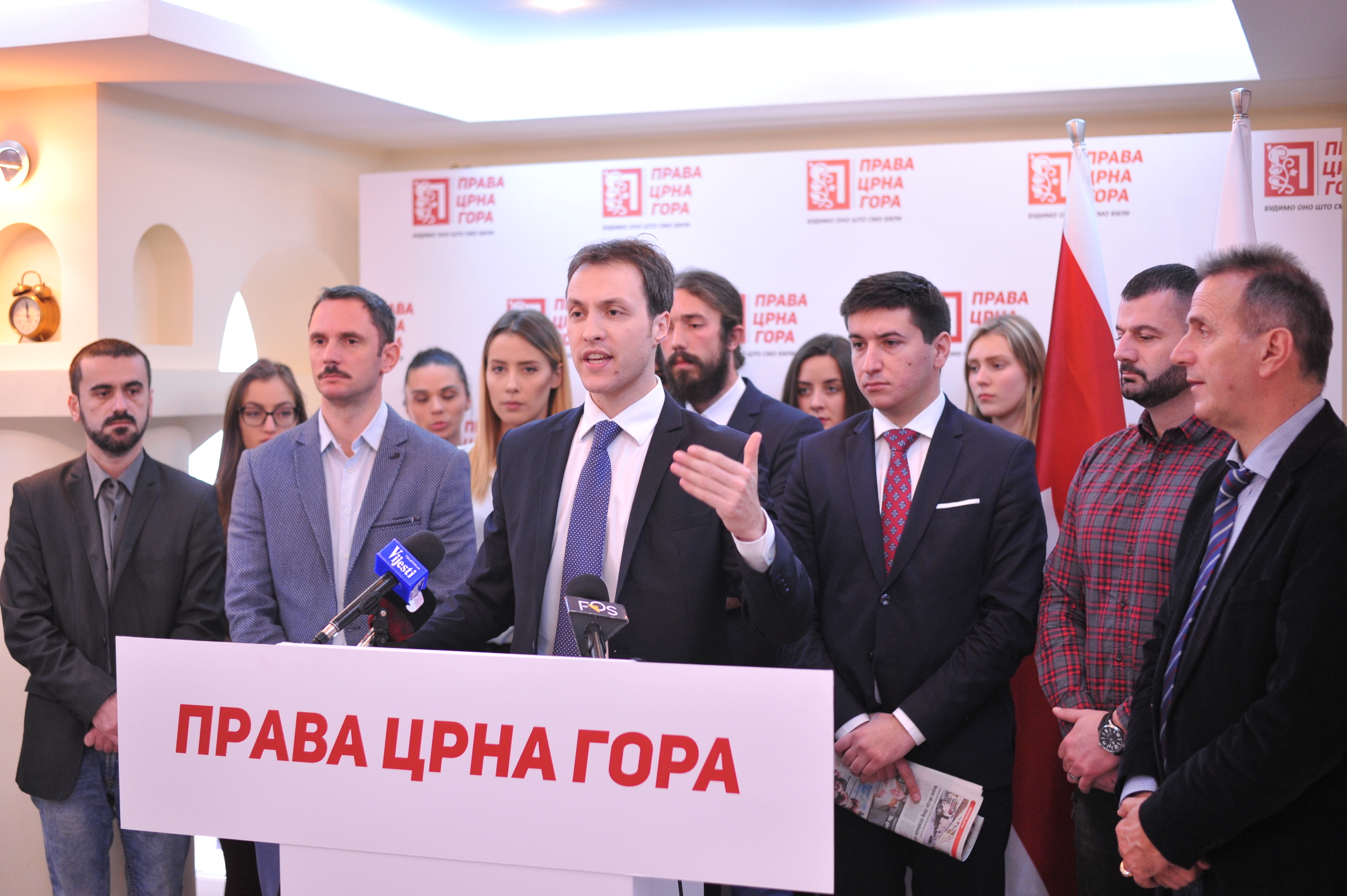 Prava Crna Gora: Deset primjera licemjerstva Duška Kneževića