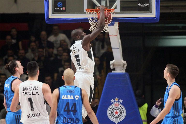 Partizan pobijedio: Alba pala u Pioniru