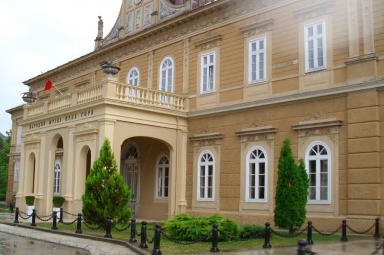 Nedostaje zlatna burma majke kralja Nikole