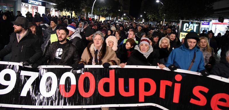 Organizatori građanskih protesta: Sa Đukanovićem jedino o ostavci