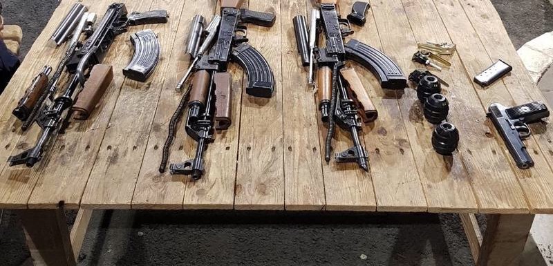 Uhapšeni crnogorski državljani: Pronađene puške, bombe i pištolj