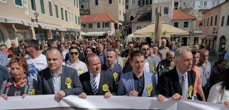 U Herceg Novom: Održan protest “Gotov je! Ne boj se”