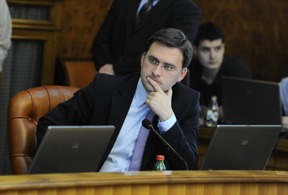 Selaković: Odgovor Vučića na usvajanje platformi prištinskih vlasti biće racionalan, odgovoran i čvrst