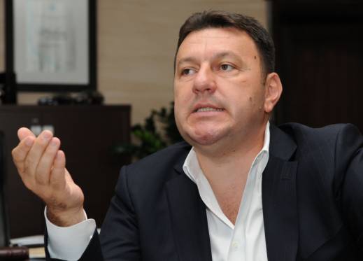 Duško Knežević o Draganu Bokanu: Nepismeni magacioner je prevarant, koji je pokriće za Milove i Branove poslove!