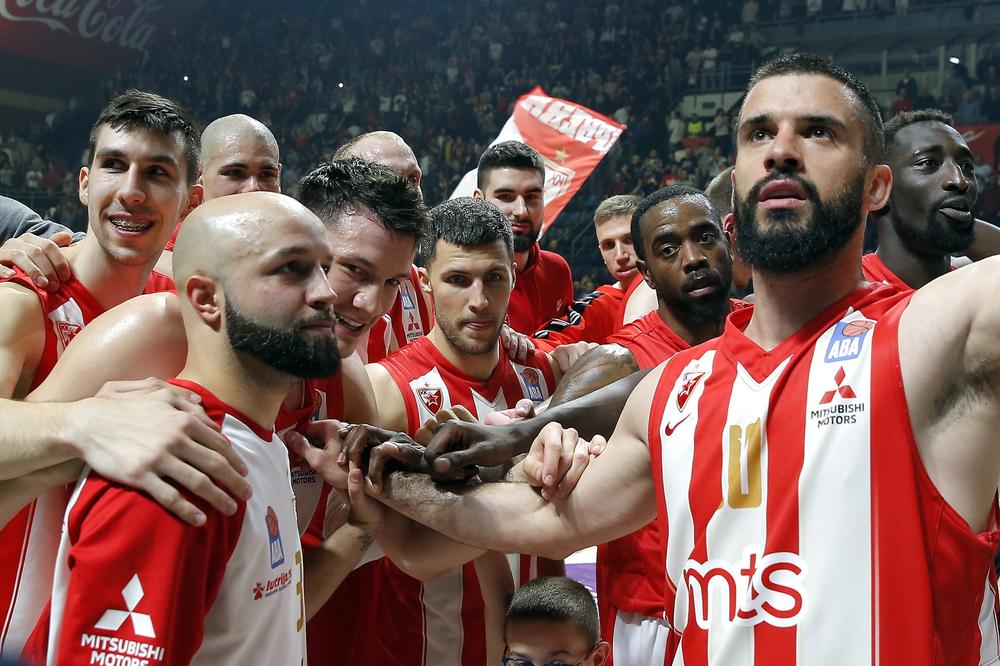 Odmotava se klupko: Navijača Zvezde tukao sin Zorana Lazovića! (VIDEO)