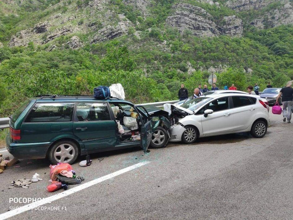 Udes na putu Podgorica-Kolašin: Povrijeđena beba i pet osobe