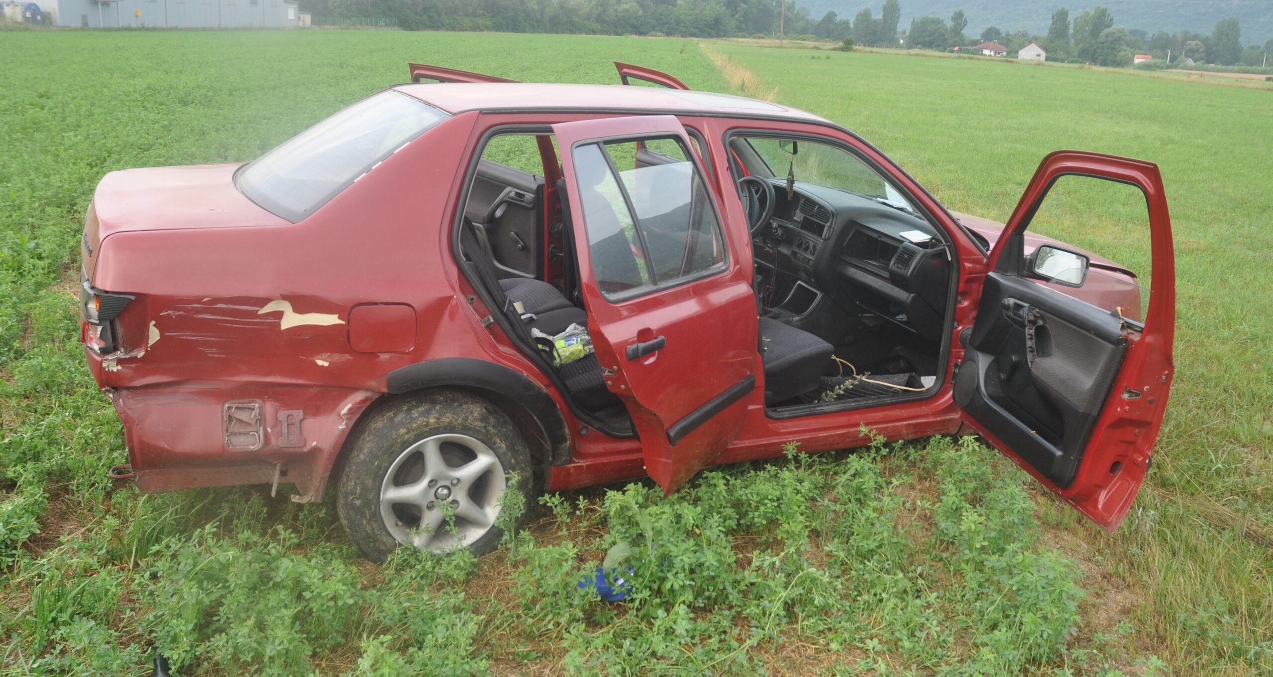Uhapšeno pet lica: Ukrali auto, pa opljačkali pumpu